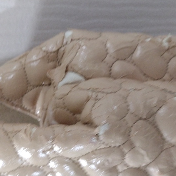 Samantha Vega Handbag Purse Quilted Hearts, Women's Fashion Bag, 13.5 x13.5x5.5" - Picture 4 of 12